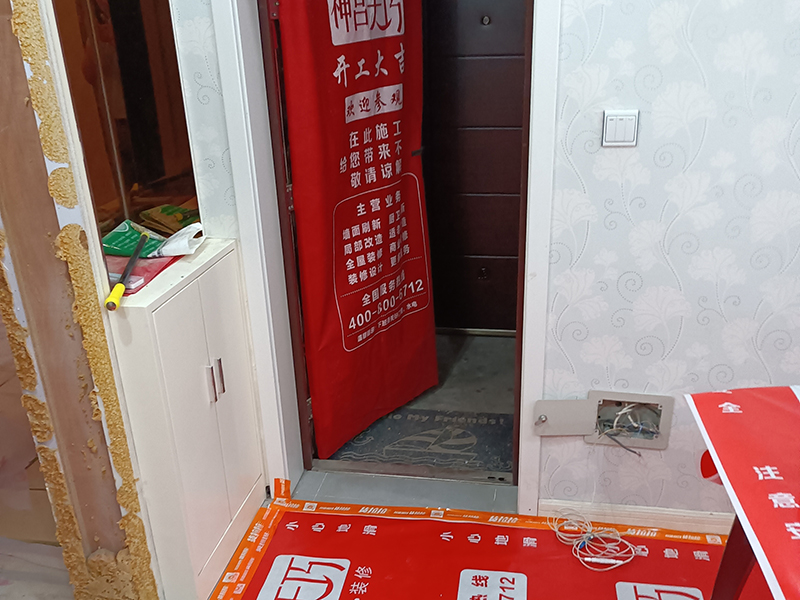 老房子局部改造該從哪兒下手？客廳、地面、地板……(圖1)