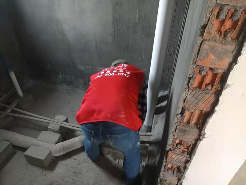 家里浴室周邊墻體發(fā)霉什么原因？怎樣解決衛生間墻面漏水問(wèn)題？(圖3)